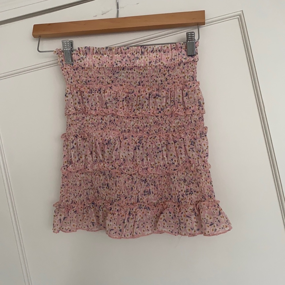pink mini skirt from sunday’s muse . size 6 good condition